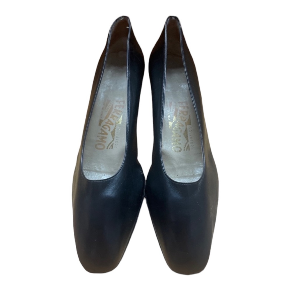FERRAGAMO Vintage Italian Leather Heels. Pumps. Shoes. Black. Sz. 7AA